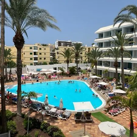 Holiday Apartment *